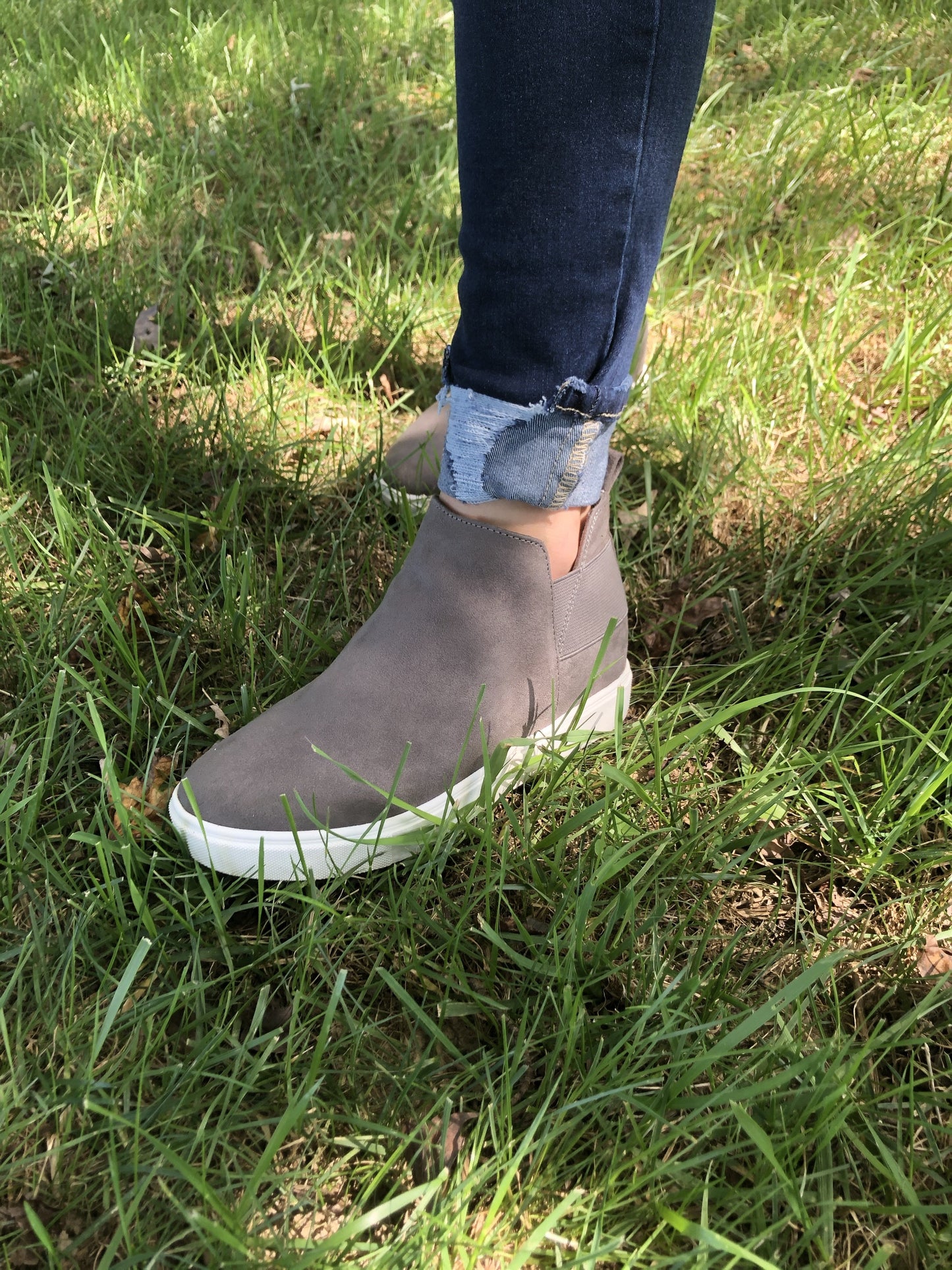 The Dianne Sneaker-Gray