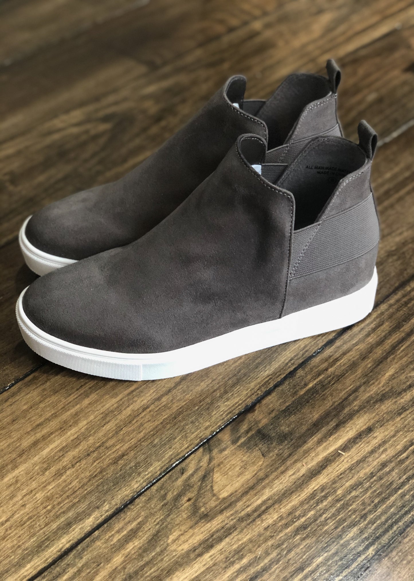 The Dianne Sneaker-Gray